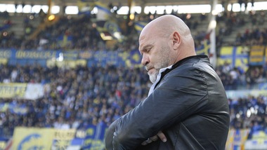 Serie B il Trapani prende posizione: «Fiducia a Cosmi»