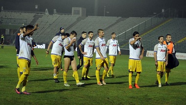 Lega Pro, il Parma perde ancora. Lucarelli duro: «Indegni»