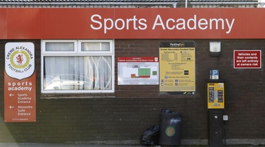 Inghilterra: altre 8 accuse per l'allenatore-pedofilo Bennell