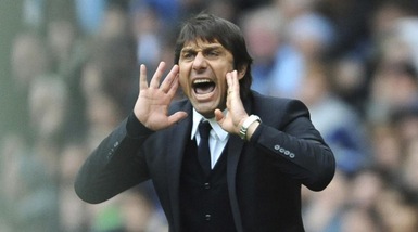 Conte salta la conferenza stampa: «Devo prendere il treno»