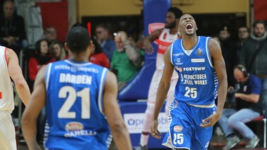 Basket Serie A, Cantù si risolleva a Varese