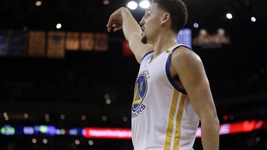 Thompson ne mette 60, Golden State da impazzire