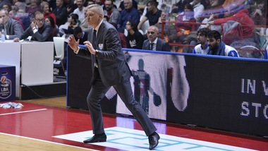 Basket Serie A, Cantù prova Lorbek