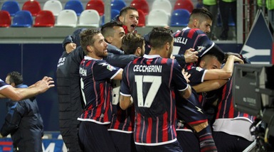 Serie A, Crotone-Pescara 2-1: Ferrari gol, Oddo ko