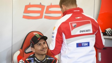 MotoGp, Lorenzo a cena con il suo fan club