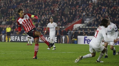 In Inghilterra: «La Juve pensa a van Dijk»