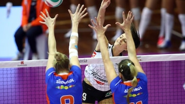 Volley: A1 Femminile, Casalmaggiore soffre ma è Campione d'Inverno