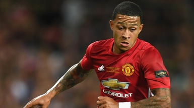 Depay fotografato mentre fuma narghilé: rottura totale con Mourinho