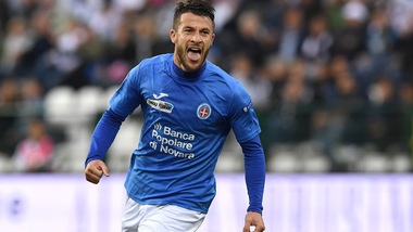 Serie B, Novara-Carpi 2-1: Sansone e Galabinov decisivi su punizione