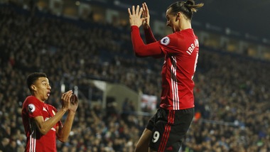 Il regalo di Ibra alla moglie? Una foto mentre esulta