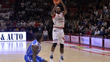 Basket Serie A, Cantù strappa Cournooh a Venezia