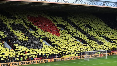 Watford, il tributo per Graham Taylor è da brividi