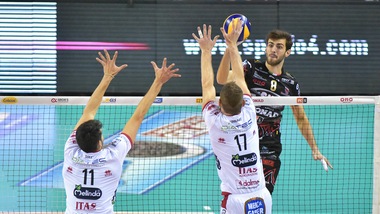 Volley: Superlega, nel big match Perugia batte Trento