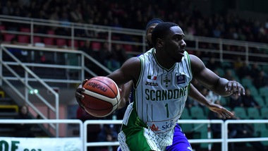 Ragland stende Tenerife, Avellino passa in Spagna