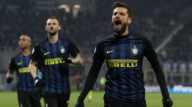 Coppa Italia, Inter-Bologna 3-2 dopo i supplementari: che rovesciata Murillo, decide Candreva