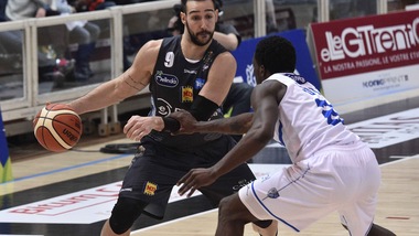 Basket Serie A, Trento travolge Brindisi