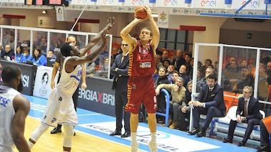 Basket Champions League, Venezia spera, Varese out