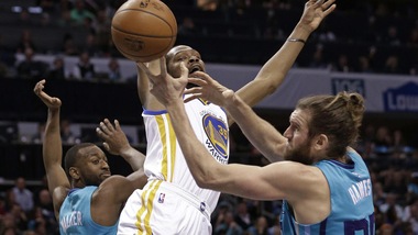 Durant piega Belinelli, Rockets ko a Boston