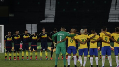 Il Brasile batte la Colombia in memoria della Chapecoense