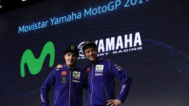 MotoGp, Yamaha: Rossi e Vinales, show a Manila