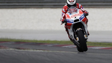 MotoGp, Lorenzo: «Ho bisogno di tempo per adattarmi»