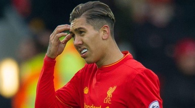 Liverpool, Firmino resta a piedi: un anno senza patente