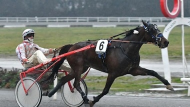 Uragano spazza via i rivali