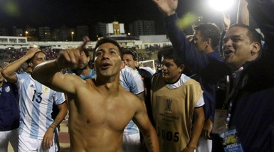 L'Atletico Tucuman trionfa con la maglia dell'Argentina e supera il turno!
