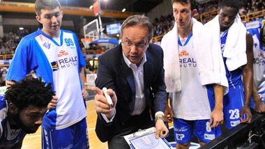 Basket Serie A, Sassari sfida Cantù