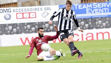 Ascoli-Trapani 2-2: il gol al 93'  regala un punto ai siciliani