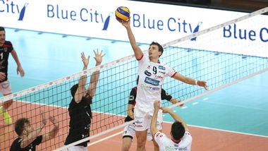 Volley: Coppa Cev, Trento soffre ma alla fine passa