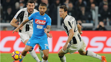 Napoli con il lutto al braccio per la scomparsa di Fiore