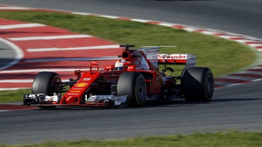 F1, test Barcellona: Vettel vola con le soft, Bottas resta il più veloce