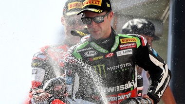 SBK Thailandia, Rea domina gara1. Melandri, che beffa!