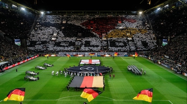 Germania-Inghilterra, il tributo a Podolski è da brividi