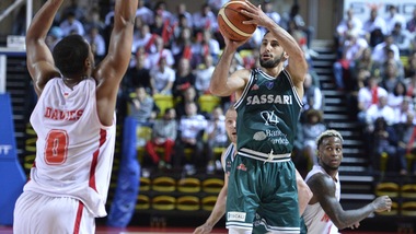 Champions, Stipcevic salva Sassari a Monaco