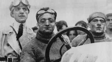 Sgominata la banda che progettava il furto della salma di Enzo Ferrari