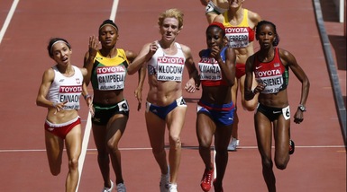 Mezza maratona di Praga, la Jepkosgei batte tre record mondiali