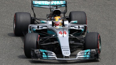 F1 Gp Cina: pole di Hamilton, Vettel secondo