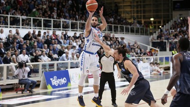 Basket Serie A, Sassari vittoria-playoff a Trento