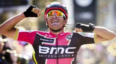 Parigi-Roubaix 2017: Van Avermaet cade e poi vince. L'azzurro Moscon 5°