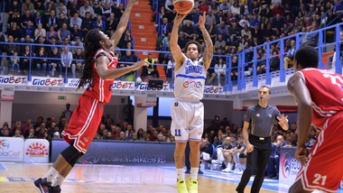 Macvan regola Milano, Pesaro passa a Brindisi