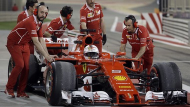 F1 Bahrain, Vettel bis: la Ferrari domina le seconde libere