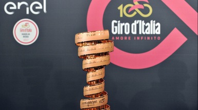Giro d'Italia, si torna all'antico: rispolverata Maglia Ciclamino