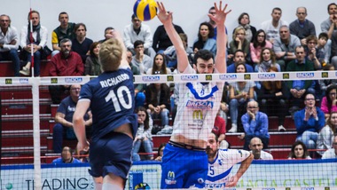 Volley: A2 Maschile, Play Out mercoledì Gara 4 fra Cantù e Brescia