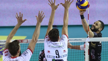 Volley: Superlega, in Gara 1 scudetto Civitanova travolge Trento