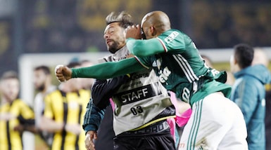 Felipe Melo contro tutti: pugno a un avversario in Copa Libertadores