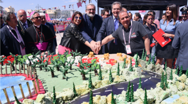 Giro d'Italia 2017, Emiliano: «Il mondo ammira la Puglia»