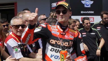 Sbk, Imola: Davies centra il bis, Melandri quinto