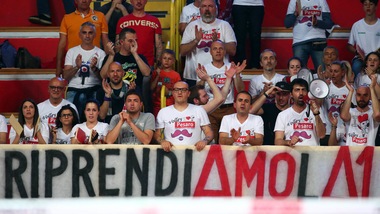 Volley: A1 Femminile, a Pesaro tutti in piazza per festeggiare la promozione